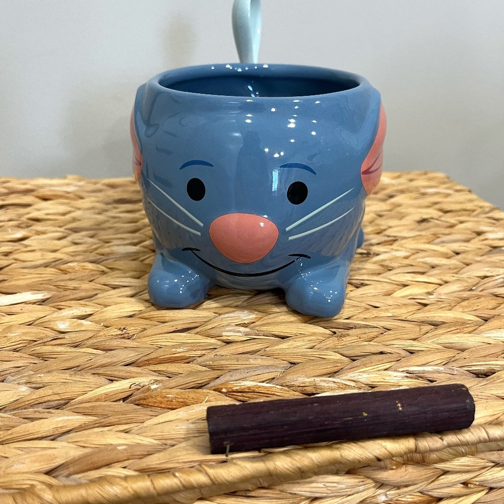 Disney Parks Remy's Ratatouille Adventure Ceramic Mug & Spoon Set. New